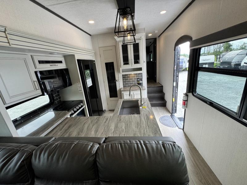2025 Keystone RV Cougar 320RDS photo 17