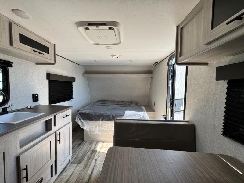 2026 CrossRoads RV Zinger Lite Mini 18RB photo 11