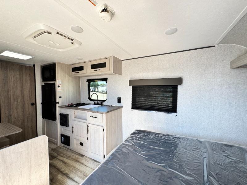 2026 CrossRoads RV Zinger Lite Mini 18RB photo 7