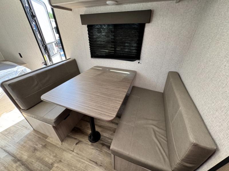 2026 CrossRoads RV Zinger Lite Mini 18RB photo 9
