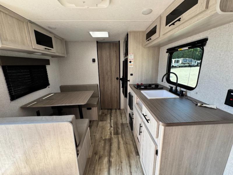 2026 CrossRoads RV Zinger Lite Mini 18RB photo 13