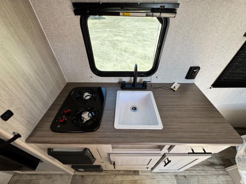 2026 CrossRoads RV Zinger Lite Mini 18RB photo 14