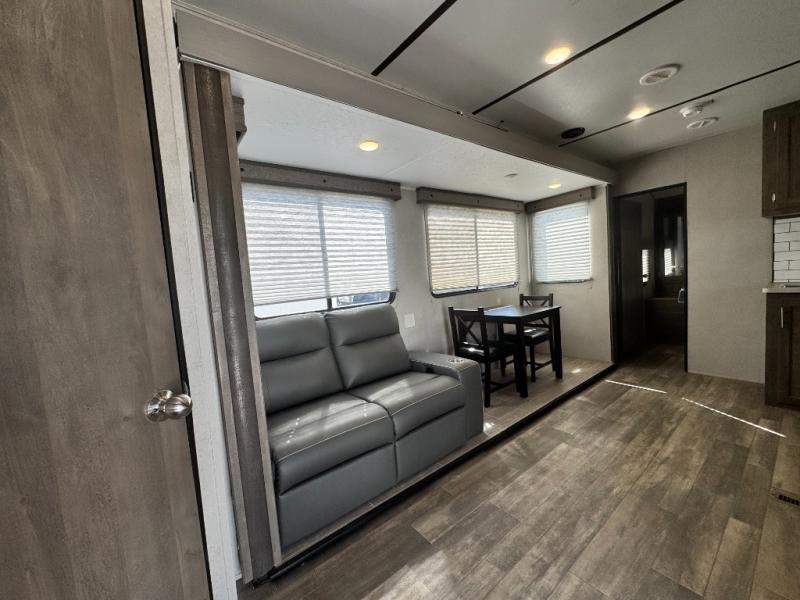 2021 Forest River RV XLR Boost 27QBX Toy Hauler photo 17
