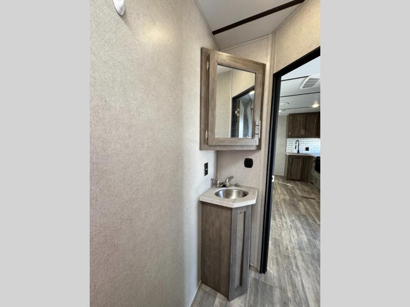 2021 Forest River RV XLR Boost 27QBX Toy Hauler photo 33