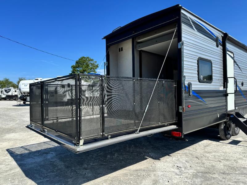 2021 Forest River RV XLR Boost 27QBX Toy Hauler photo 1