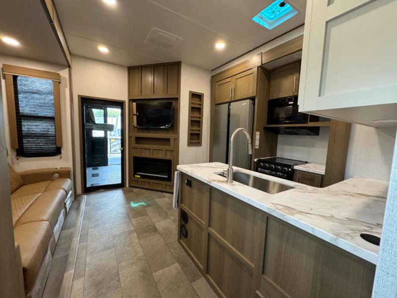 2026 Keystone RV Fuzion Impact Edition 337 Toy Hauler photo 15