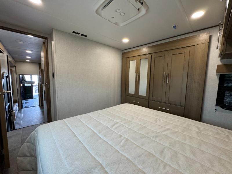 2026 Keystone RV Fuzion Impact Edition 337 Toy Hauler photo 27