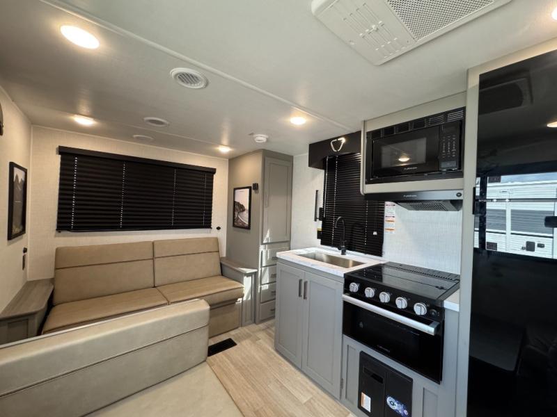 2026 Keystone RV Hideout 210RL photo 11