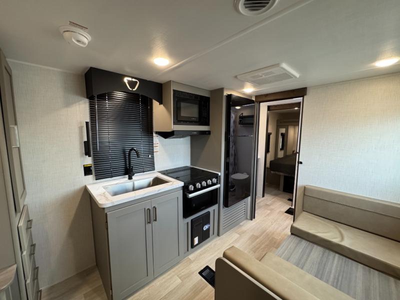 2026 Keystone RV Hideout 210RL photo 8
