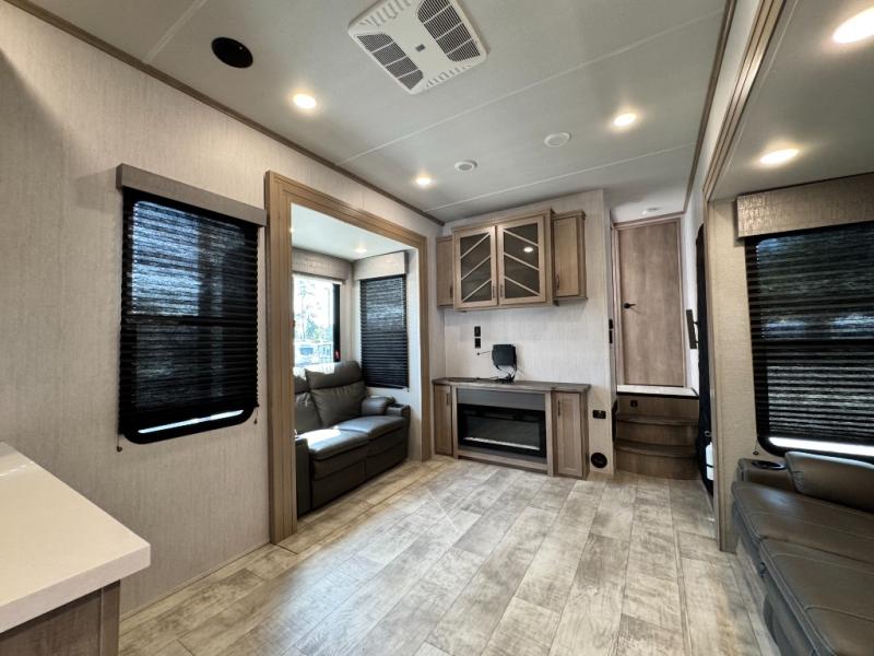 2024 Grand Design Momentum G-Class 415G Toy Hauler photo 17