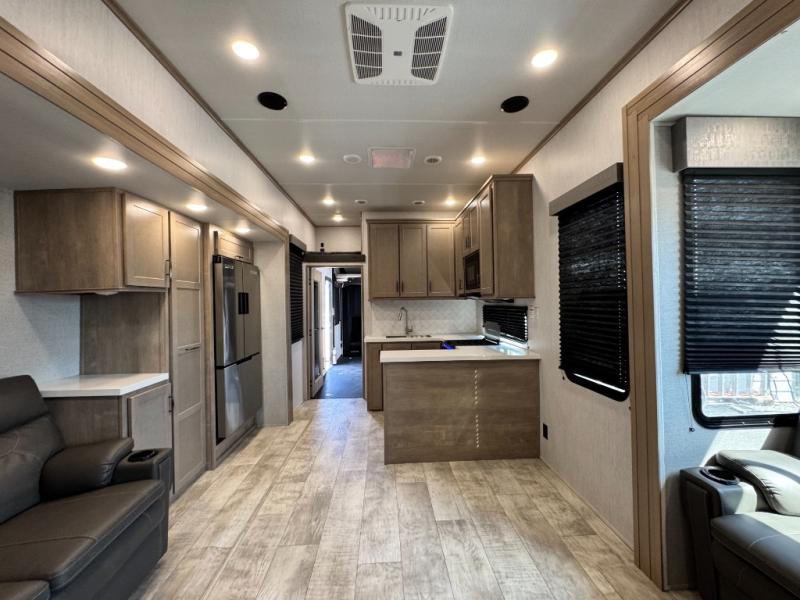 2024 Grand Design Momentum G-Class 415G Toy Hauler photo 29