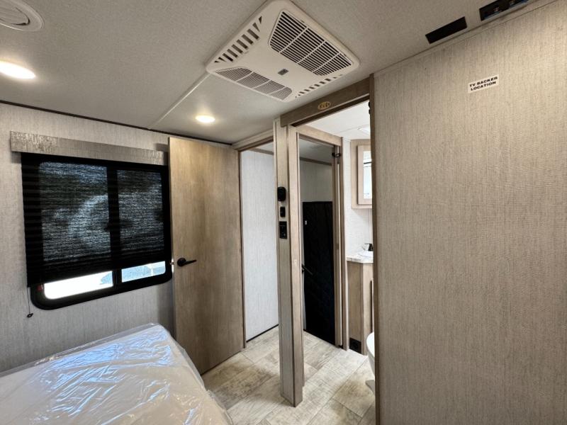 2024 Grand Design Momentum G-Class 415G Toy Hauler photo 41