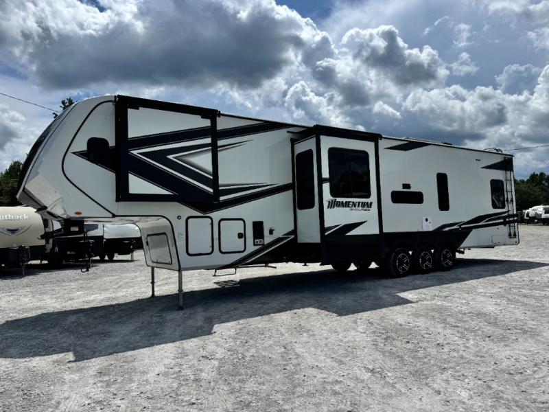 2024 Grand Design Momentum G-Class 415G Toy Hauler photo 7