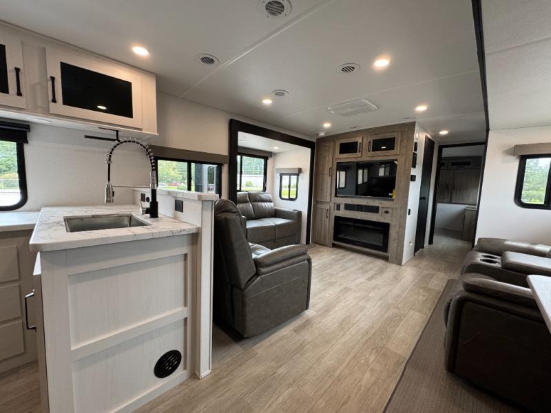 2026 Forest River RV Solaire 3060RKTS photo 13