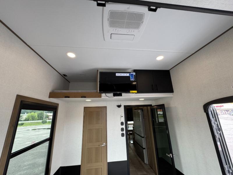 2026 Keystone RV Fuzion 432 Toy Hauler photo 30