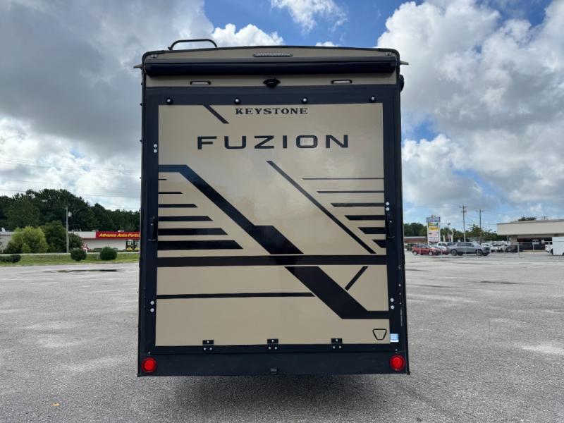 2026 Keystone RV Fuzion 432 Toy Hauler photo 9