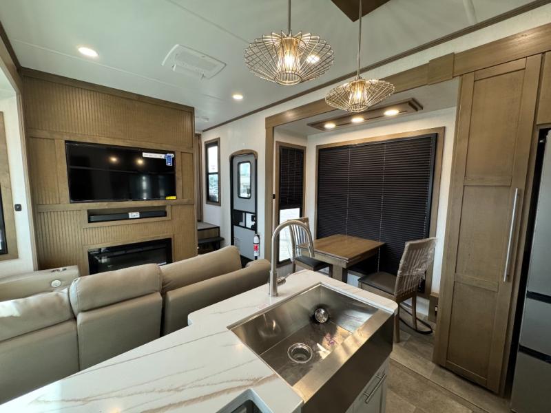 2026 Keystone RV Fuzion 432 Toy Hauler photo 16