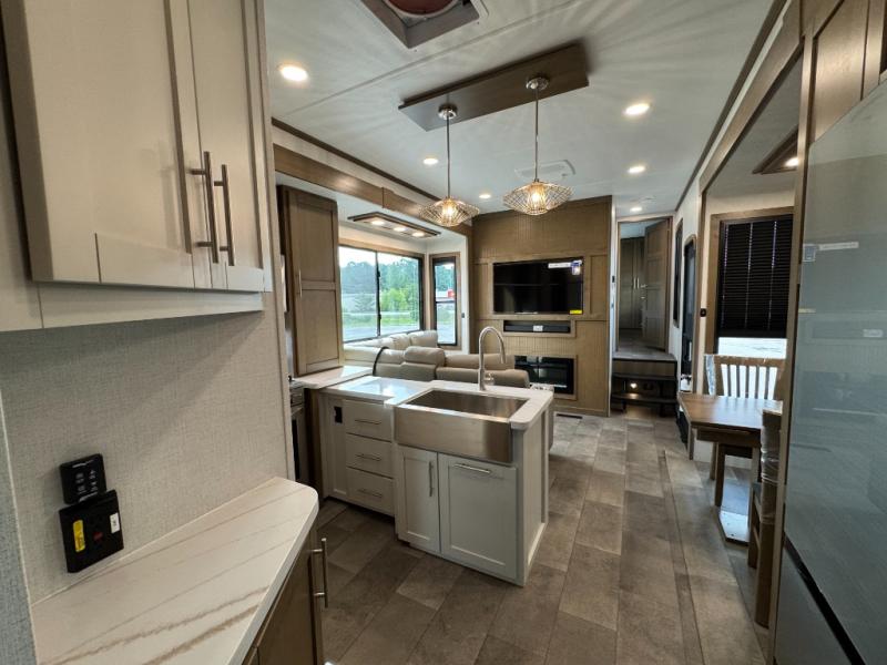 2026 Keystone RV Fuzion 432 Toy Hauler photo 15