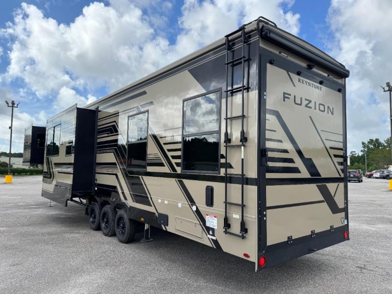 2026 Keystone RV Fuzion 432 Toy Hauler photo 8