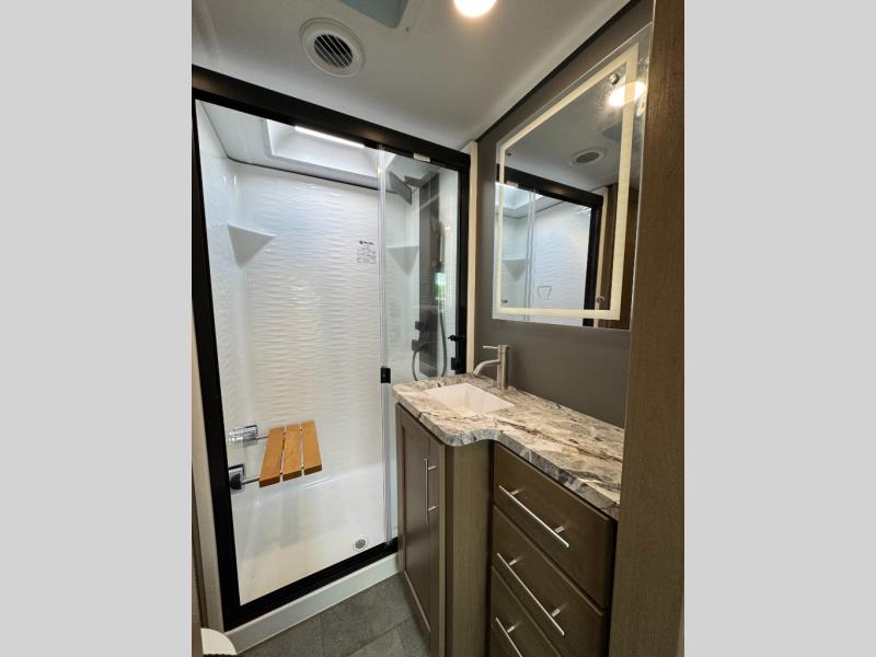 2026 Keystone RV Fuzion 432 Toy Hauler photo 21