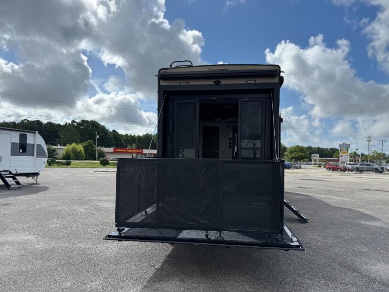 2026 Keystone RV Fuzion 432 Toy Hauler photo 4