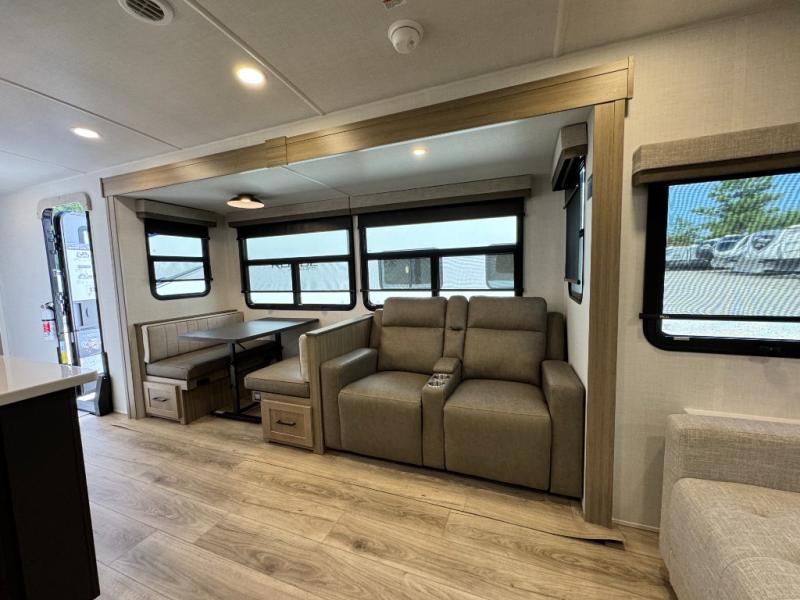 2027 Forest River RV Flagstaff Super Lite 29KSRL photo 9