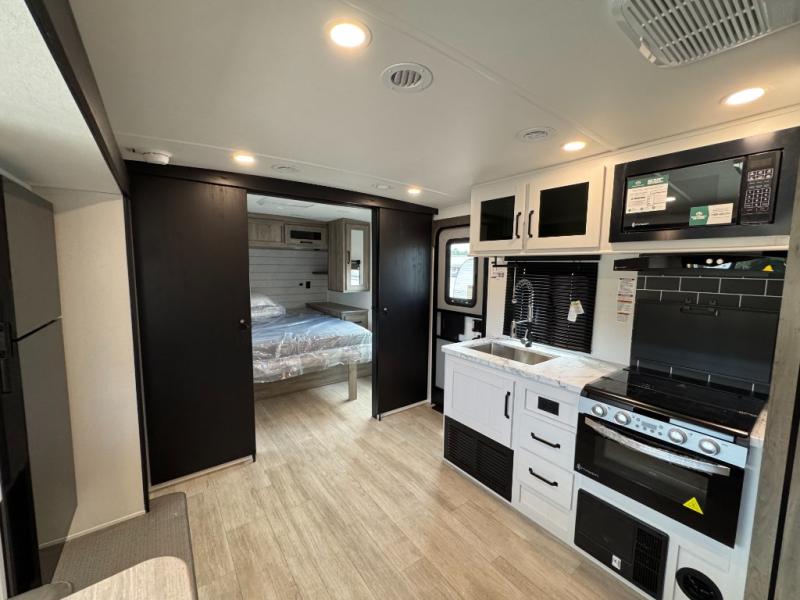 2027 Forest River RV Solaire 2420RBS photo 11