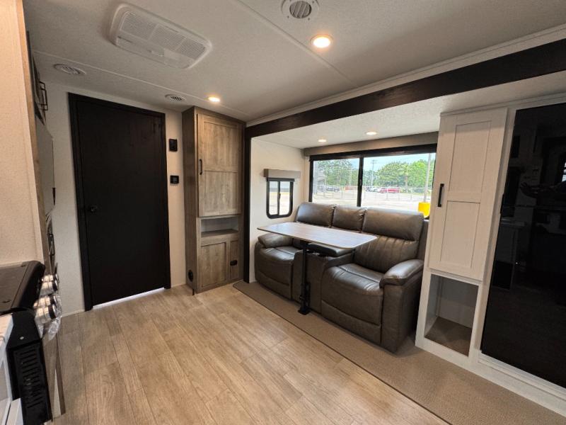 2027 Forest River RV Solaire 2420RBS photo 9