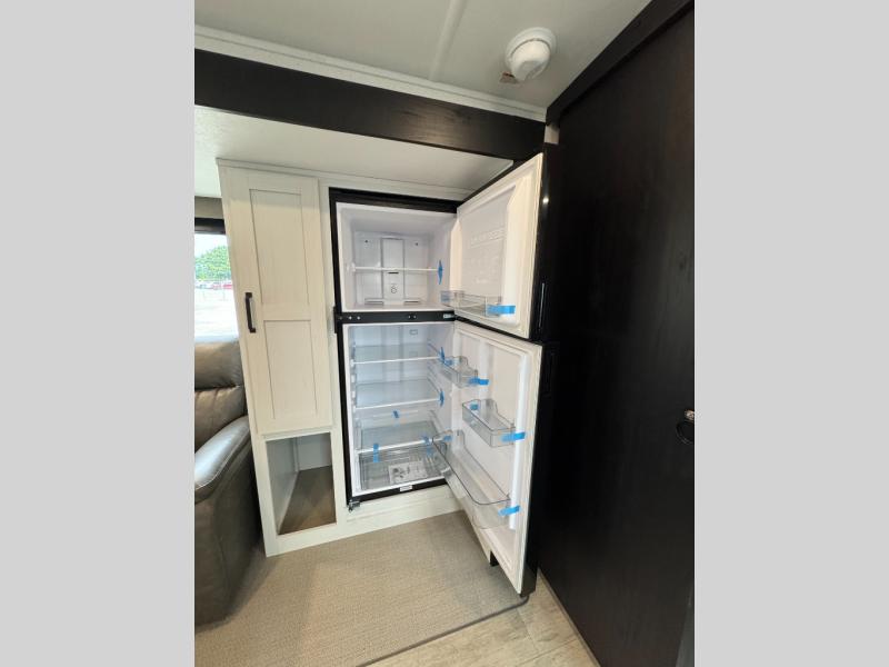 2027 Forest River RV Solaire 2420RBS photo 20