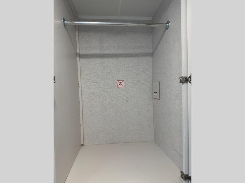 2027 Open Range RV Roamer 27FKDS photo 25