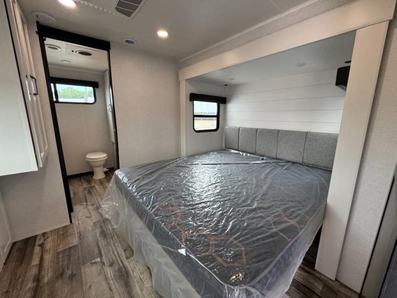 2027 Open Range RV Roamer 27FKDS photo 19