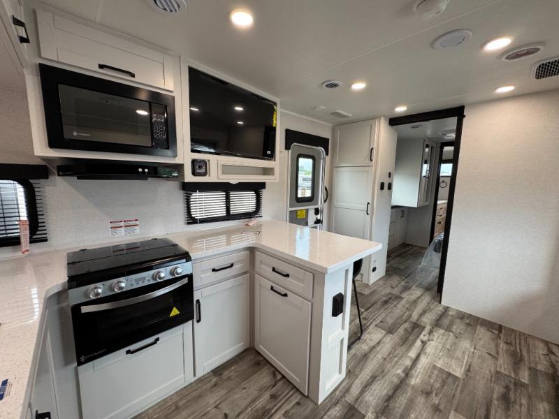 2027 Open Range RV Roamer 27FKDS photo 12