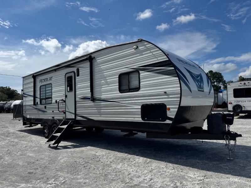 2022 Forest River RV Vengeance Rogue 26VKS Toy Hauler photo 6