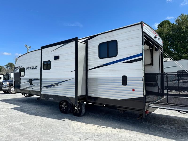 2022 Forest River RV Vengeance Rogue 26VKS Toy Hauler photo 4