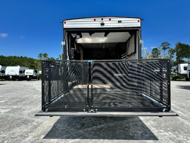2022 Forest River RV Vengeance Rogue 26VKS Toy Hauler photo 5