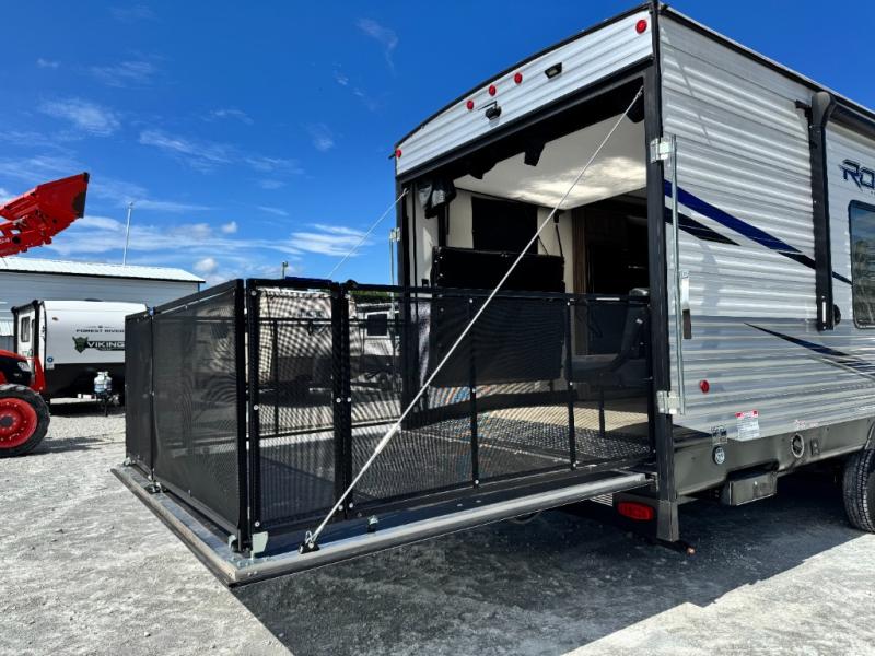 2022 Forest River RV Vengeance Rogue 26VKS Toy Hauler photo 3