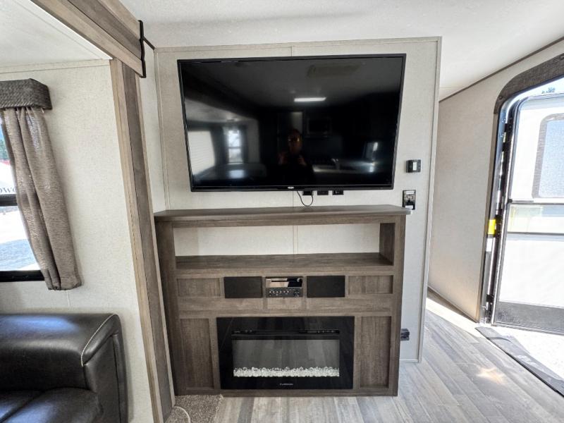 2019 Forest River RV Vibe 26RK photo 12