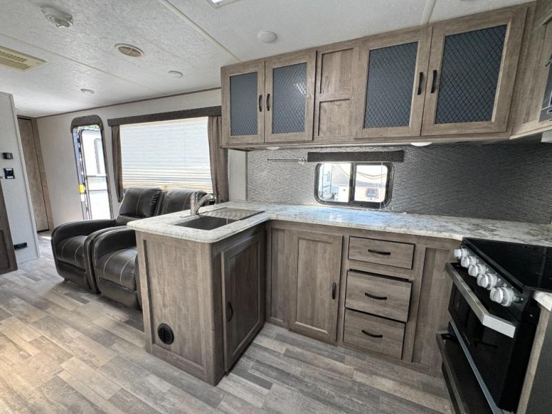 2019 Forest River RV Vibe 26RK photo 9
