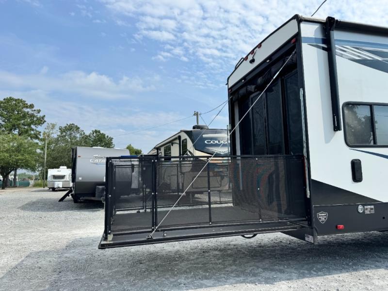 2021 Forest River RV Vengeance Rogue Armored VGF351G2 Toy Hauler photo 8