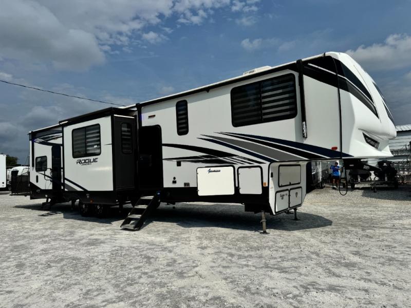 2021 Forest River RV Vengeance Rogue Armored VGF351G2 Toy Hauler photo 1