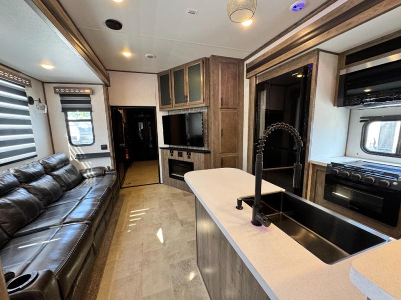2021 Forest River RV Vengeance Rogue Armored VGF351G2 Toy Hauler photo 24