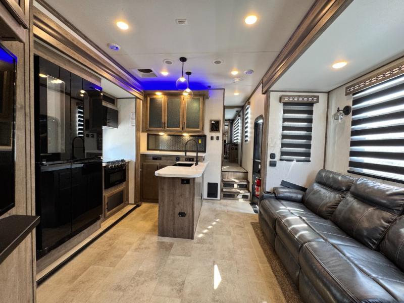2021 Forest River RV Vengeance Rogue Armored VGF351G2 Toy Hauler photo 23