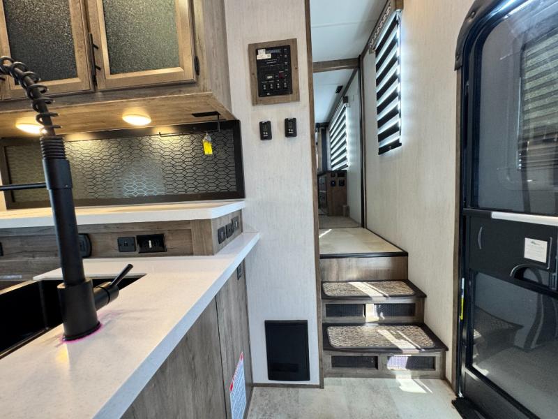 2021 Forest River RV Vengeance Rogue Armored VGF351G2 Toy Hauler photo 31