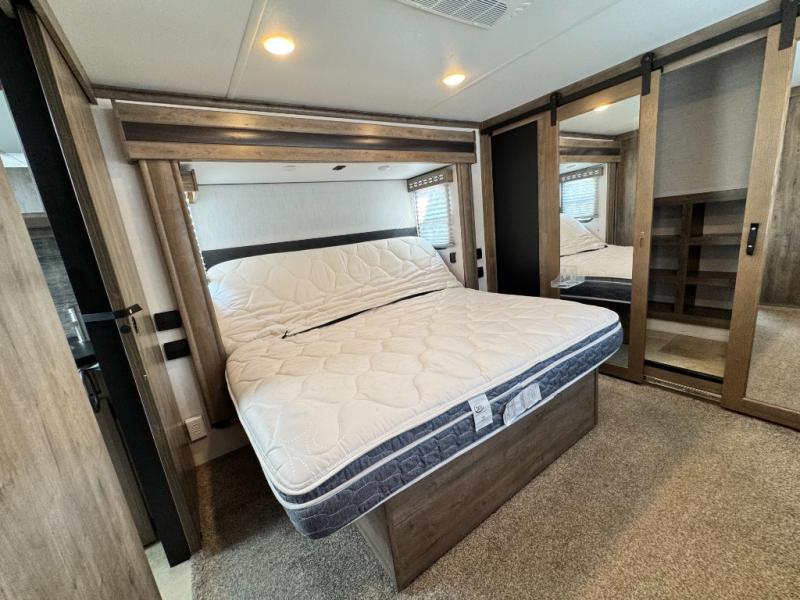 2021 Forest River RV Vengeance Rogue Armored VGF351G2 Toy Hauler photo 32