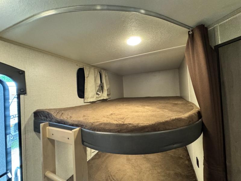 2021 Coachmen RV Catalina Legacy 263BHSCK photo 16