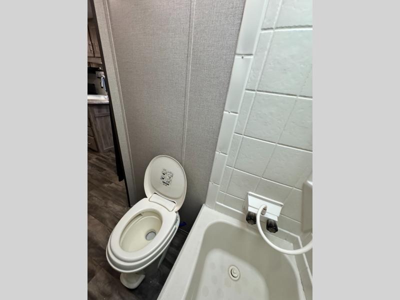 2021 Coachmen RV Catalina Legacy 263BHSCK photo 32