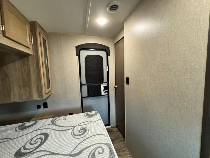 2021 Coachmen RV Catalina Legacy 263BHSCK photo 25