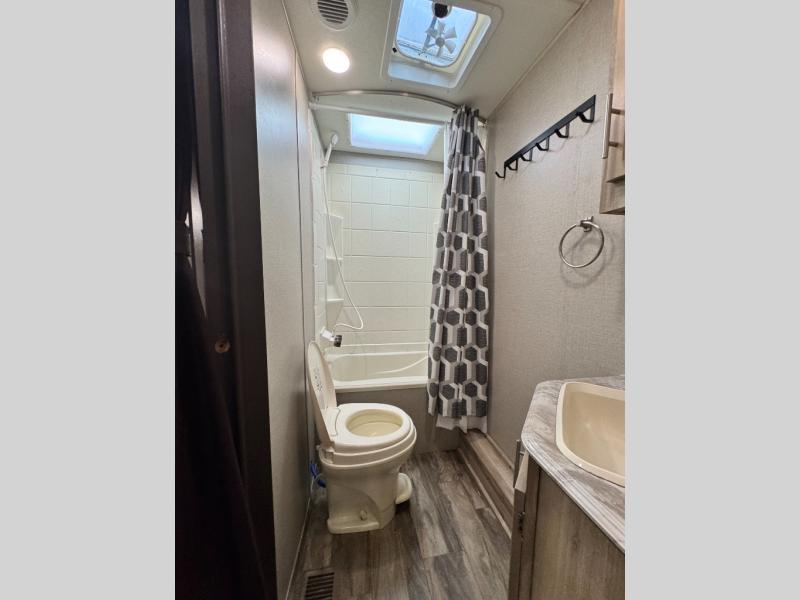 2021 Coachmen RV Catalina Legacy 263BHSCK photo 29