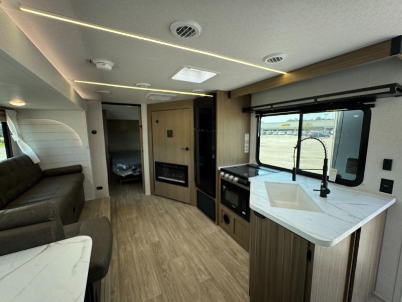 2026 Forest River RV Wildwood X-Lite 25ICE photo 9