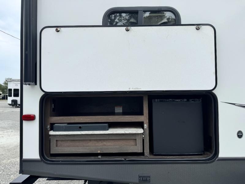 2020 Dutchmen RV Coleman Light 2755BH photo 7